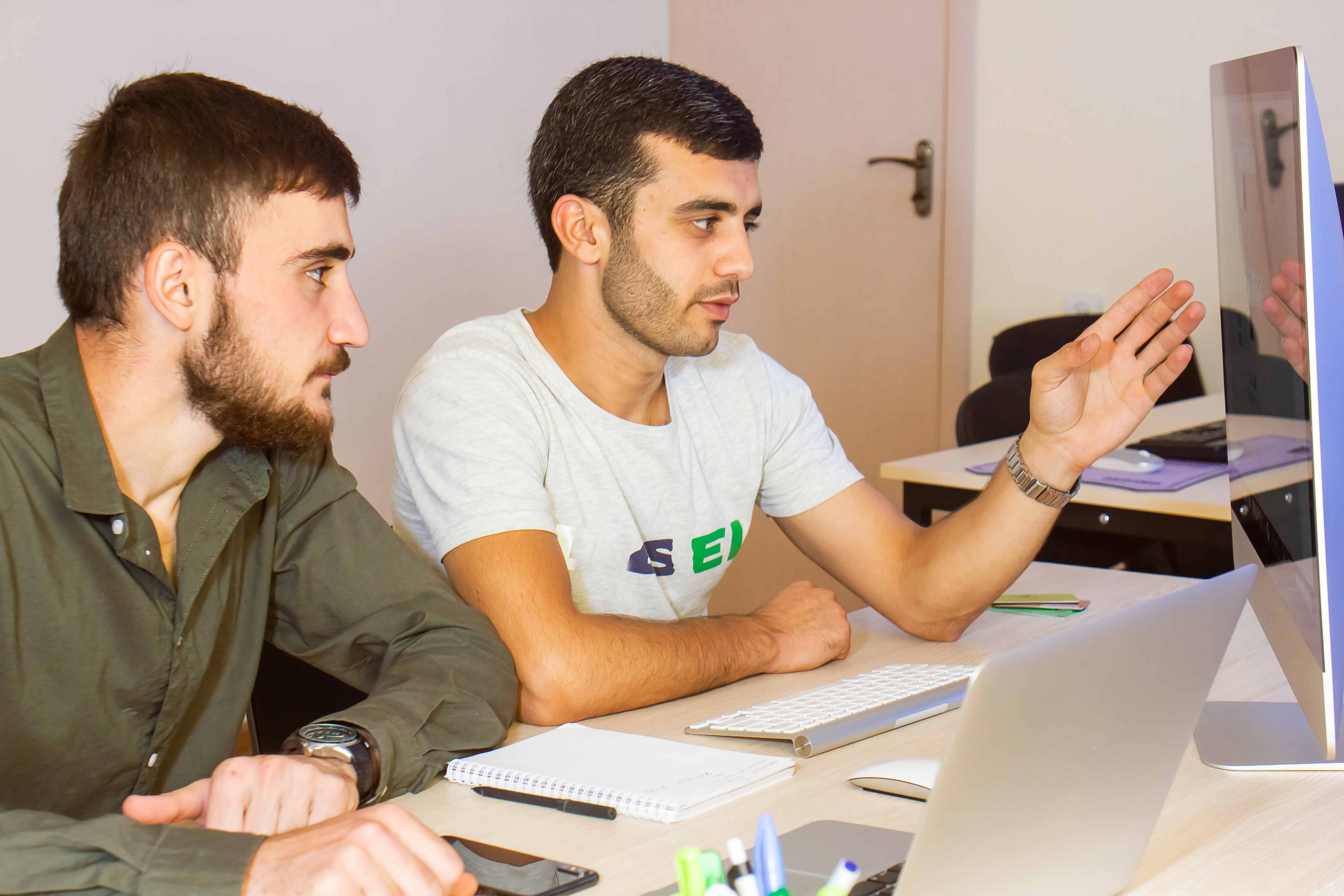 Сравнение направлений программирования: что выбрать новичку